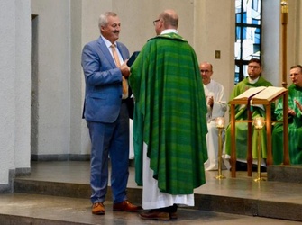 Neue Baumeister in einer lebendigen Kirche