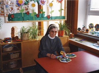Schwester Liobgard und ihr Kindergarten
