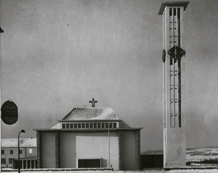 Kirche St. Alfons im Winter 1955