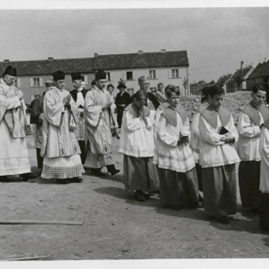 Weihe der Kirche durch Bischof Dr. Julius Döpfner - 7.11.1954