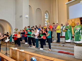 Neue Baumeister in einer lebendigen Kirche