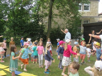 Verabschiedung von Pater Fritz im Kindergarten ULF