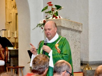 Neue Baumeister in einer lebendigen Kirche
