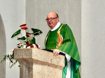 Neue Baumeister in einer lebendigen Kirche