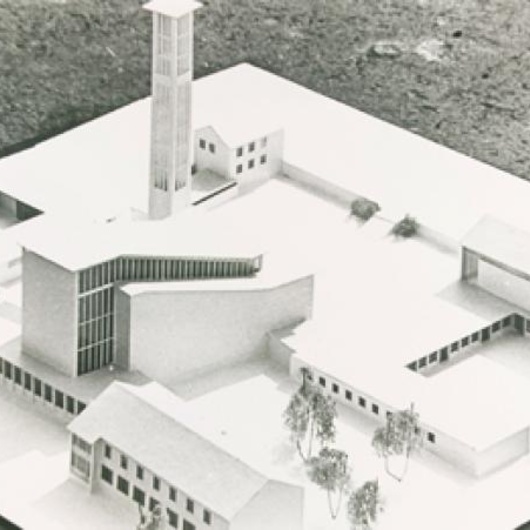 Modell der Kirche St. Alfons, des Kindergartens, des Pfarrheims und des Klosters