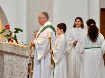 Neue Baumeister in einer lebendigen Kirche